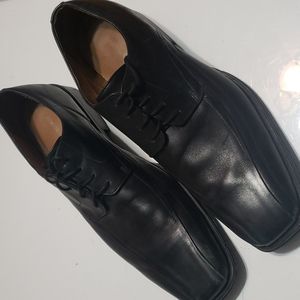 Johnston and Murphy Black Leather Dress Shoes